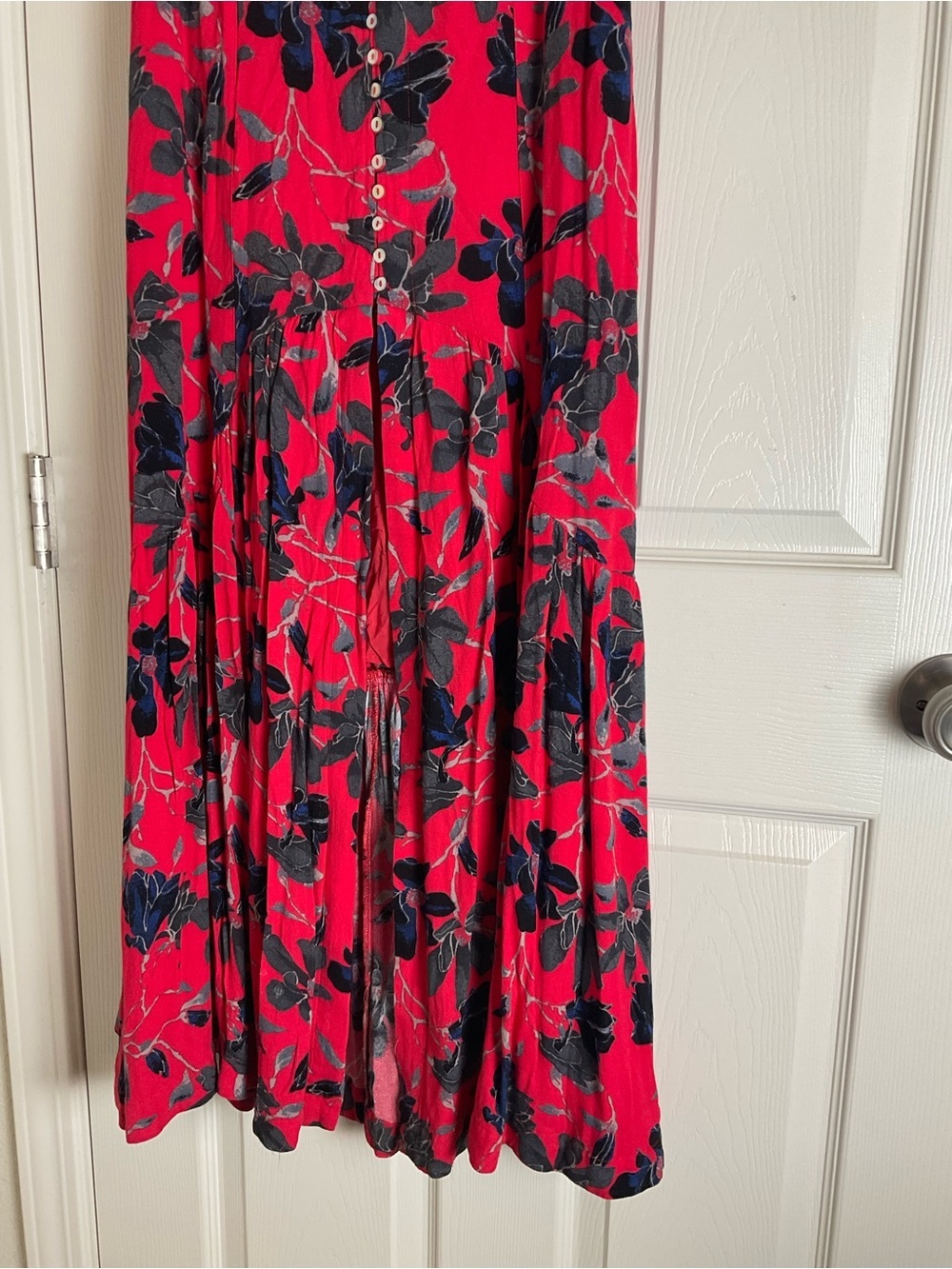 Free People Smooth Sailing Maxi Skirt Size 2 Red Floral Button Front Tiered - Picture 3 of 10